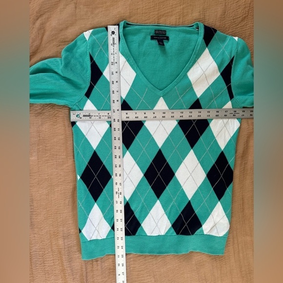 Tommy Hilfiger long sleeve sweater, Large - Picture 2 of 6